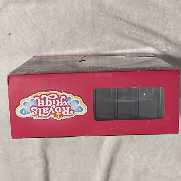 Brand New Royale High Art Class Playset With Water Reveal & A Virtual Item Code - Picture 4 of 4